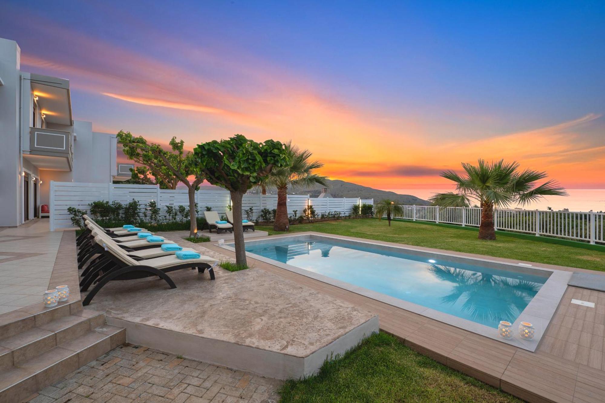 Sunlight Heated Pool וילה *